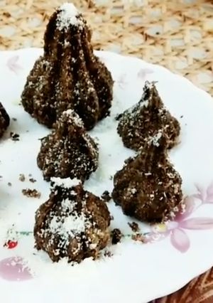 A picture of Coconut Chocolate modak.