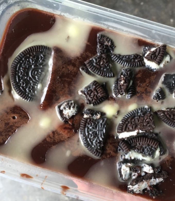 Busty sargish bilan guruh porno Saratovdagi jinsiy sheriklar