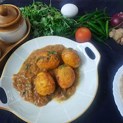 A picture of Egg curry.