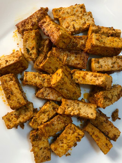 Una foto de Tofu marinado