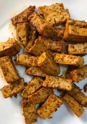 Una foto de Tofu marinado