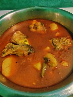 আলু দিয়ে কাতলার ঝোল(Aloo diye katlar jhol recipe in bengali) রেসিপির প্রধান ছবি