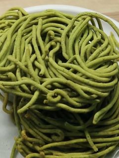 પાલક ના નાયલોન ગાંઠીયા (Palak Nylon Ganthiya Recipe In Gujarati) રેસીપી મુખ્ય ફોટો