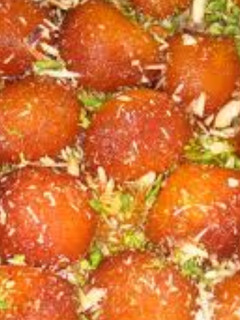 गुलाब जामुन (Gulab Jamun recipe in Hindi) रेसिपी मुख्य फोटो