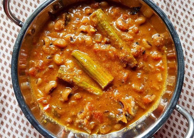 Cowpeas Curry/ Karamani Kuzhambu