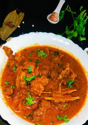 मुग़लई मटन करी (mughlai mutton curry recipe in Hindi) रेसिपी मुख्य फोटो