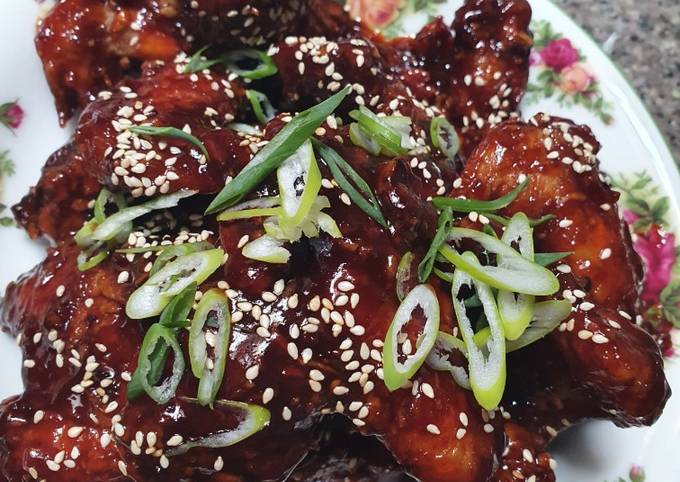 Korean Chicken Wings (Yangnyeom-tongdak)