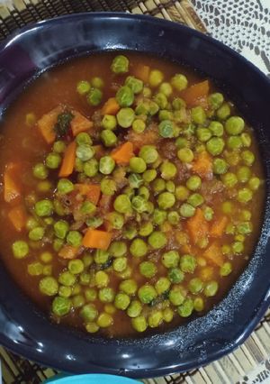 صورة لوصفة يخنة البسلة بالجزر