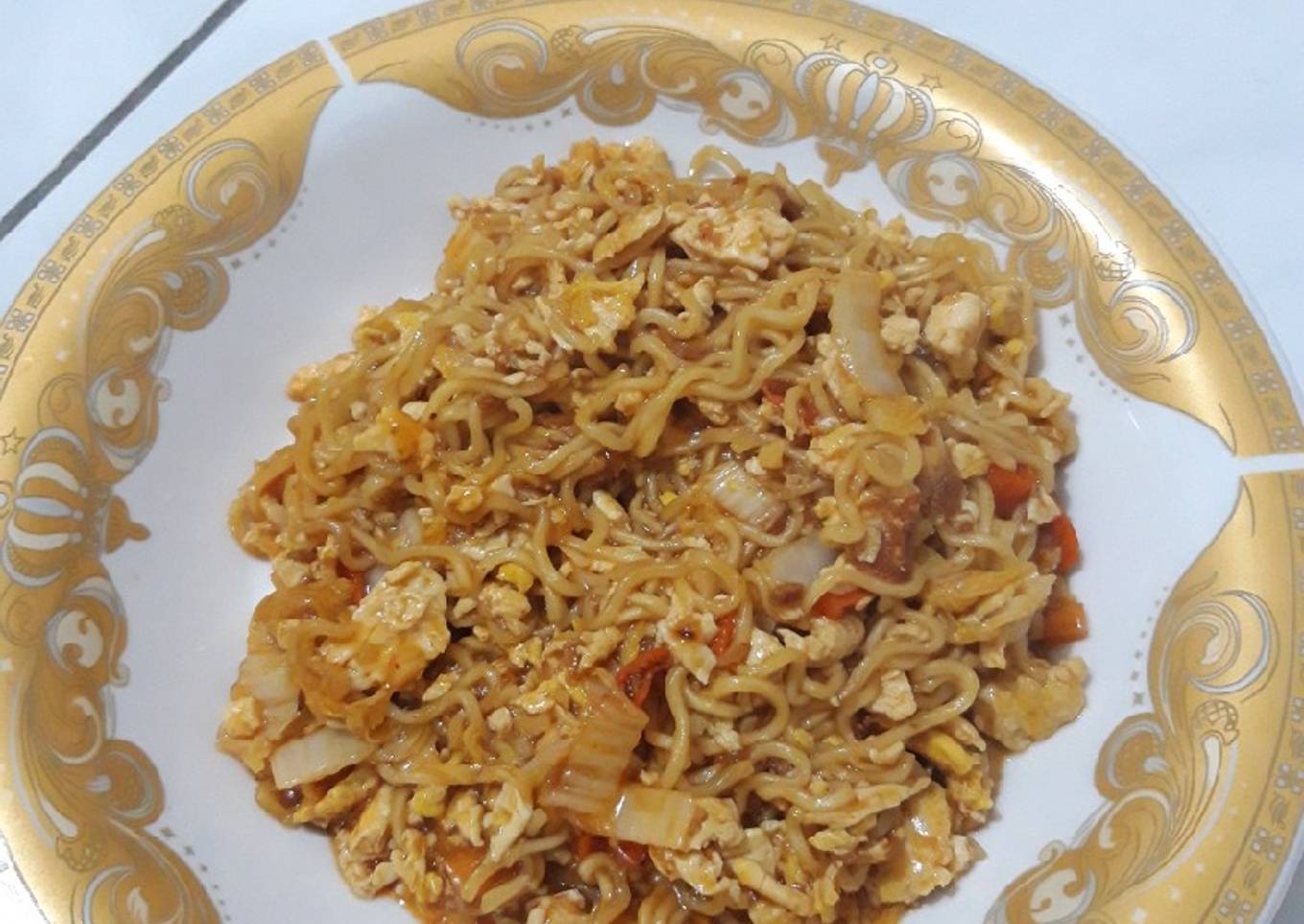 Mie nyemek