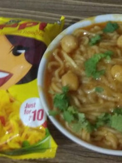 છોલે મેગી(chole Maggie recipe in gujarati) રેસીપી મુખ્ય ફોટો