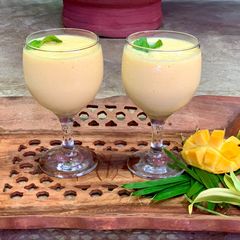 A picture of Mango Pineapple smoothie🍍.