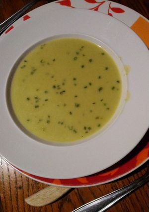 Une photo de Soupe des petits pois au Wasabi