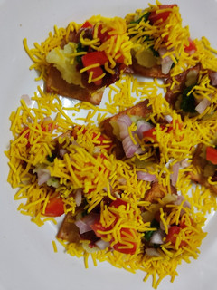 ચાટ (Chaat Recipe In Gujarati) રેસીપી મુખ્ય ફોટો