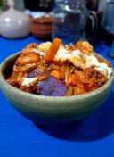 Steamed sweet potato with chilli con carne