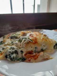 Una foto de Espinacas con huevo y bechamel al horno