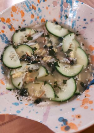 Une photo de Soupe miso froide au poisson ou Hiyajiru