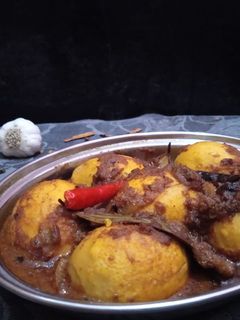ডিম কষা (dim kosha recipe in Bengali) রেসিপির প্রধান ছবি