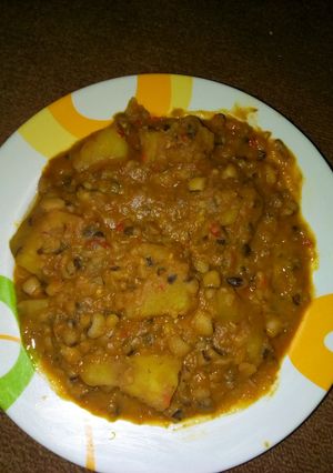 A picture of Potatoes/beans porridge.