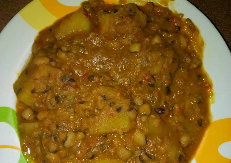 Potatoes/beans porridge