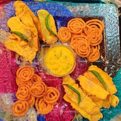 A picture of Gujarati Nashto (Fafda Jalebi).