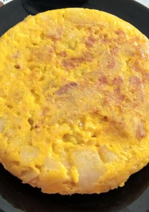 A picture of Spanish Potato Omelette (Tortilla de Patatas).