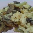 Revuelto de champiñones y ajos tiernos