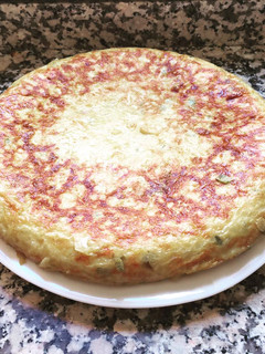 Una foto de Tortilla de patata con espárragos trigueros