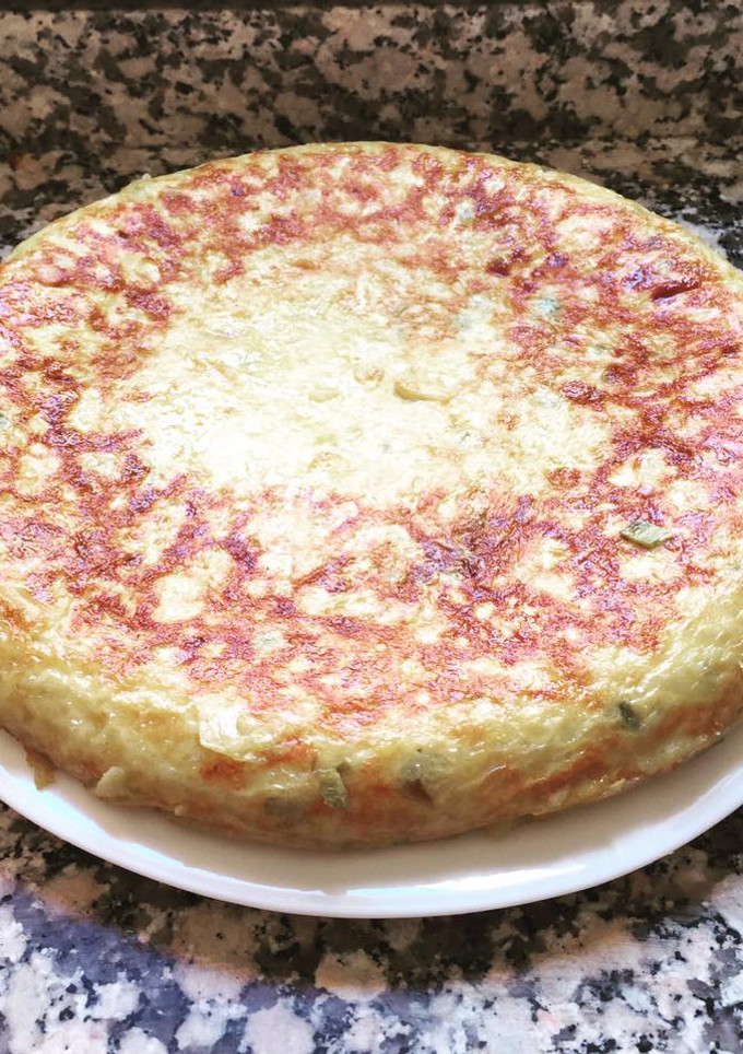 Una foto de Tortilla de patata con espárragos trigueros