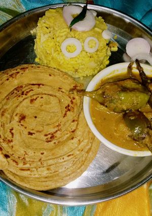 लेयर्ड पराठा और कठियावाड़ी बैंगन की सब्जी रेसिपी मुख्य फोटो