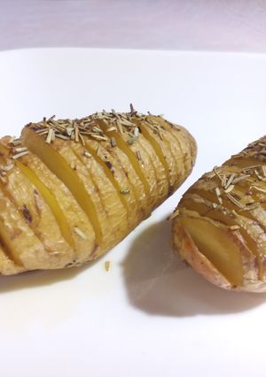 Une photo de Hasselback potatoes ou pommes de terre à la suédoise 😁 #healthy