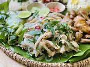 A picture of gà bóp muối ớt