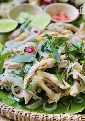 Hình của món Gỏi Gà Xé Phay.