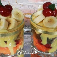 Trifle pudding A picture of Trifle pudding.