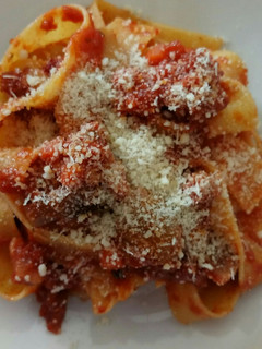 A picture of Pappardelle al ragù di salsiccia e funghi.