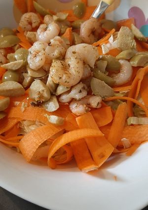 Una foto de Ensalada tibia con gambas
