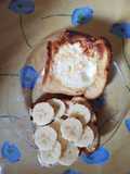 Desayuno rápido y sencillo (Huevo en canasta y Pan con maní)