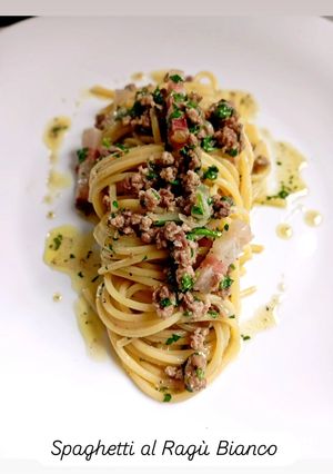 Foto di Spaghetti al Ragù Bianco