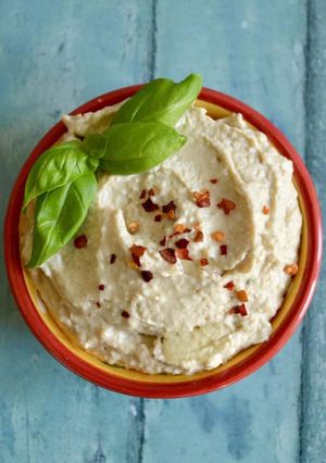 A picture of Caramelised Onion Hummus.