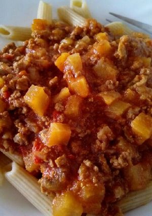 Foto principal de Penne integral con bolognesa de berenjena