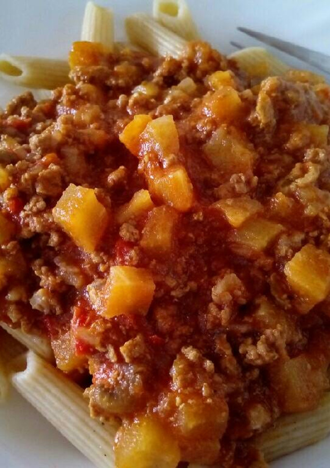 Una foto de Penne integral con bolognesa de berenjena
