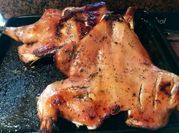 Una foto de adobo para lechón