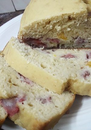 Una foto de Budín light de frutillas y durazno 🙆‍♂️🍓🍑