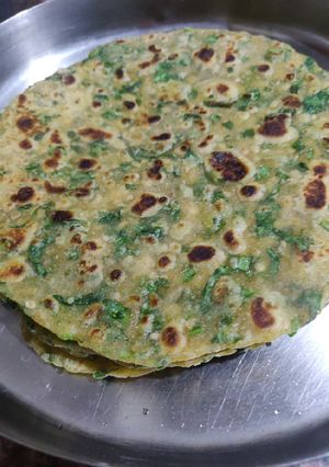 A picture of Palak Paratha.