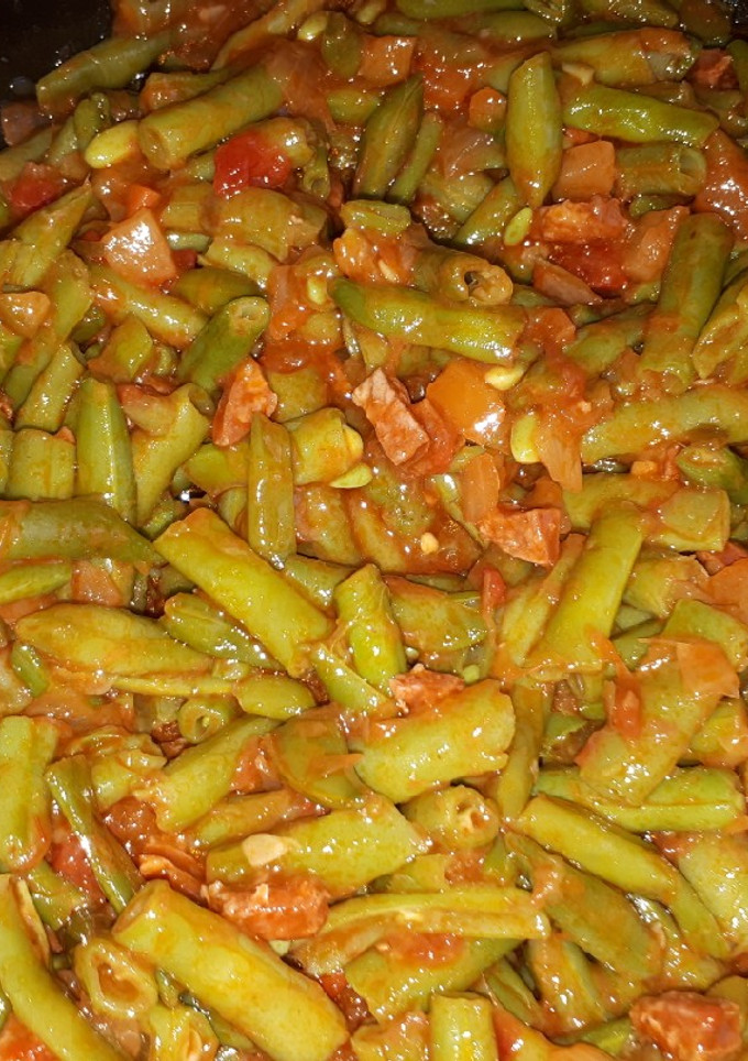 Una foto de Judías verdes con pisto y chorizo