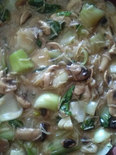Una foto de Fideos pakchoi