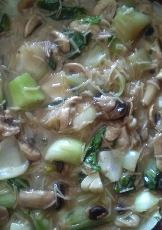 Una foto de Fideos pakchoi