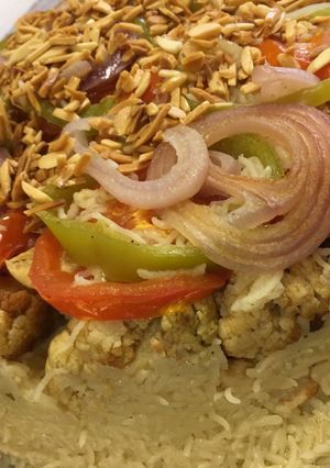 صورة لوصفة مقلوبة الزهرة بصدور الدجاج
