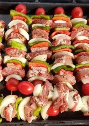 Una foto de Brochetas de Bondiola