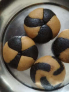 बिस्कुट पेडा (biscuit peda recipe in Hindi) रेसिपी मुख्य फोटो