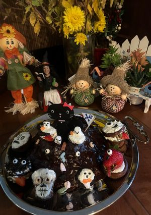 A picture of Haunted Island Cake 👻.